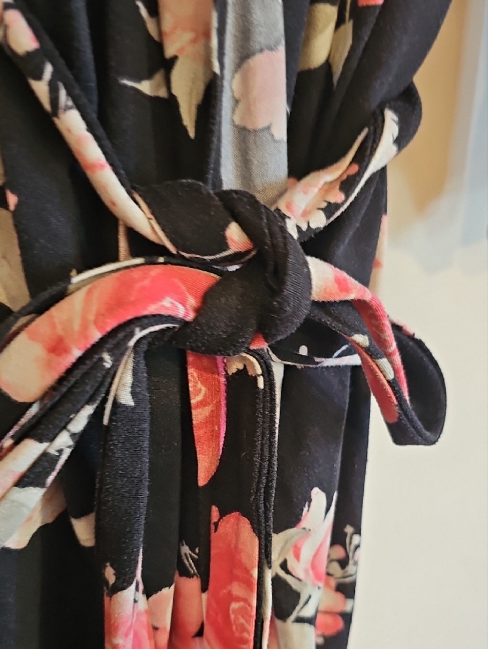 Floral Robe - Black with Pink Roses - Picture 4 of 9